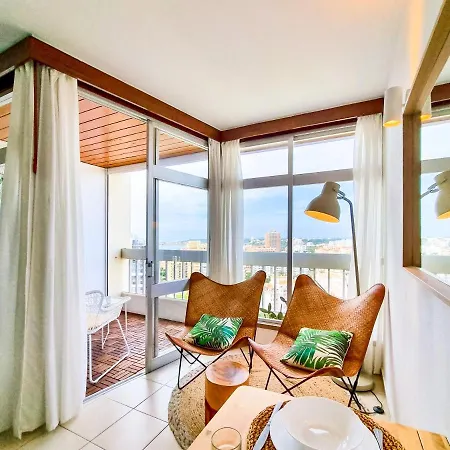 Flh Bright With Balcony Apartment *